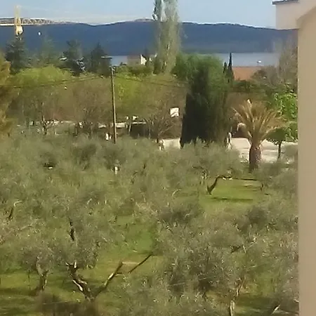 Daire Laroti Kastela